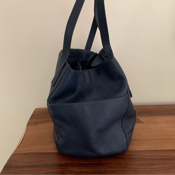 Michael Kors navy blue leather Ashbury bag - Picture 3 of 7